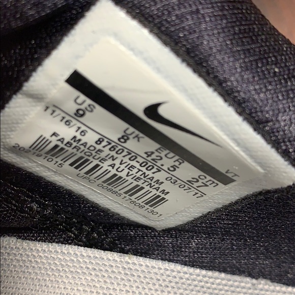 Nike Airmax Zero Black and Crimson - Picture 3 of 3